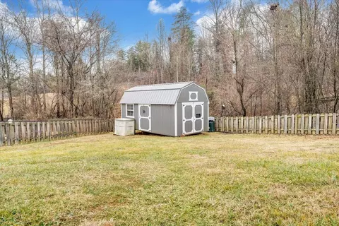 Exterior - 5642 Legate Dr, Roanoke, VA 24019 photo 4 of 16