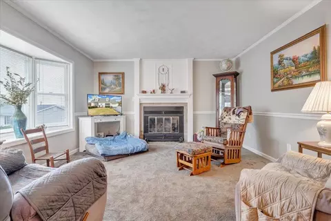 Living - 5642 Legate Dr, Roanoke, VA 24019 photo 5 of 8