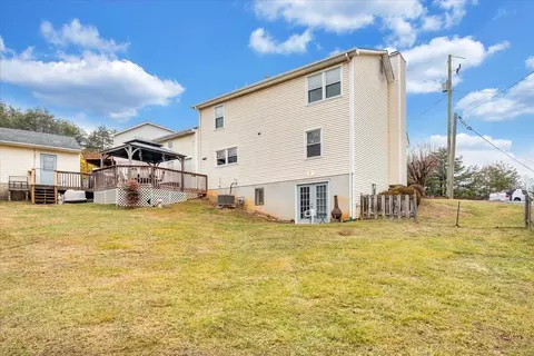Exterior - 5642 Legate Dr, Roanoke, VA 24019 photo 2 of 16