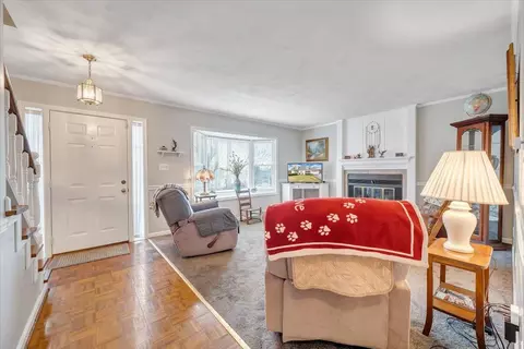 Living - 5642 Legate Dr, Roanoke, VA 24019 photo 6 of 8