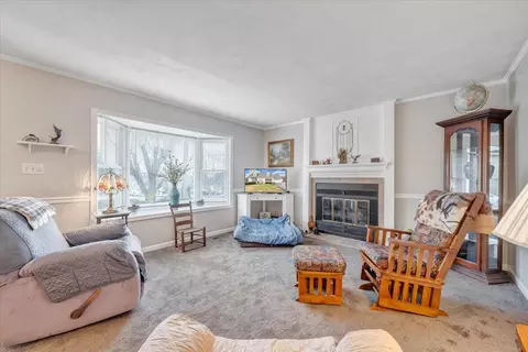 Living - 5642 Legate Dr, Roanoke, VA 24019 photo 7 of 8