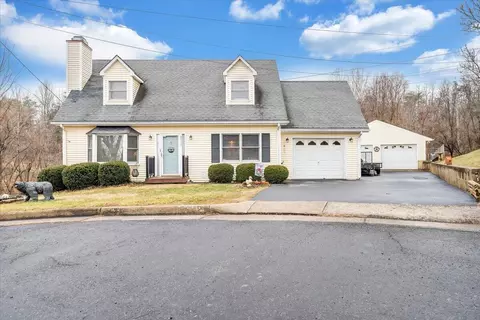 Exterior - 5642 Legate Dr, Roanoke, VA 24019 photo 7 of 16