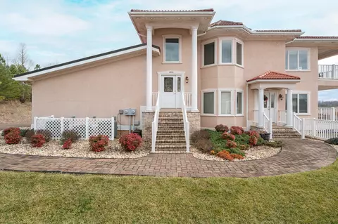 1074 Siesta Key Ct, Moneta, VA 24121