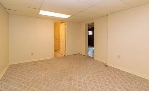 Bedroom - 2710 Embassy Dr, Roanoke, VA 24019 photo 3 of 4