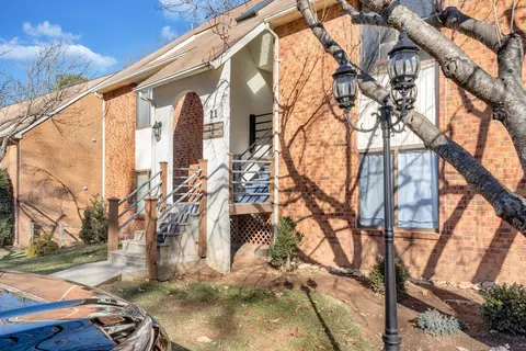 3277 Forest Ridge Rd, Roanoke, VA 24018
