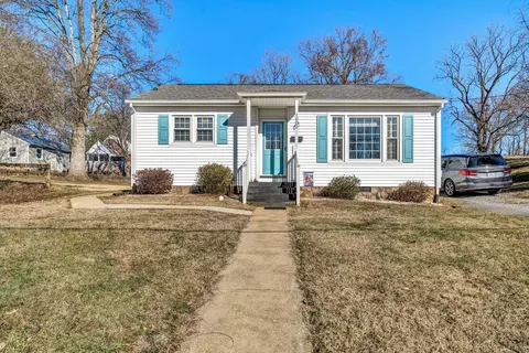 1002 Quarles St, Bedford, VA 24523