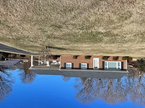 20 Whitten St, Rocky Mount, VA 24151