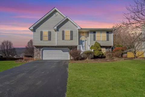 5910 Huntridge Rd, Roanoke, VA 24019