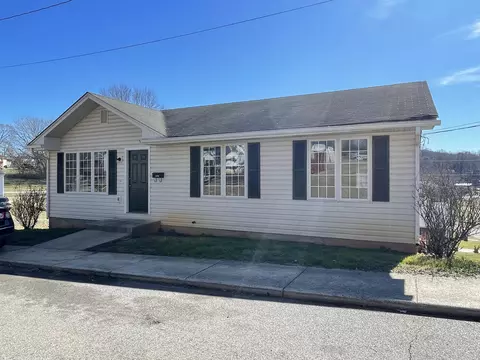 530 E Cook St, Bedford, VA 24523