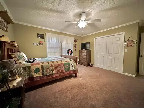 Bedroom - 987 Nursery Rd, Laurel Fork, VA 24352 photo 2 of 4