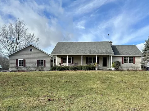 987 Nursery Rd, Laurel Fork, VA 24352
