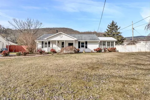 1384 Goodwin Ave, Salem, VA 24153