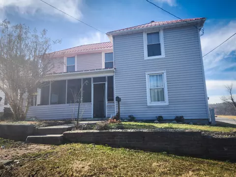 148 N N Magazine Ave, Covington, VA 24426