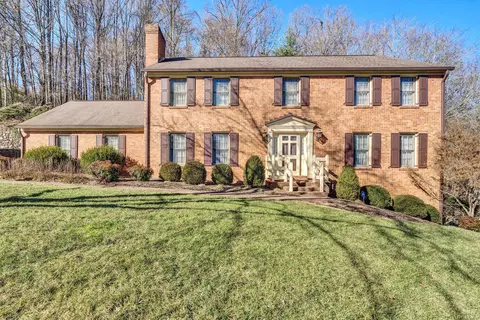 5423 Cavalier Dr, Roanoke, VA 24018