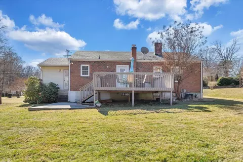 Exterior - 6923 Brookview Rd, Roanoke, VA 24019 photo 5 of 12