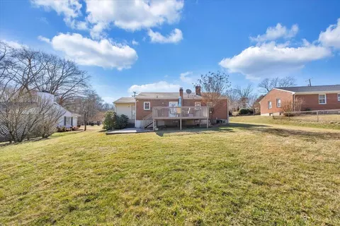 Exterior - 6923 Brookview Rd, Roanoke, VA 24019 photo 4 of 12
