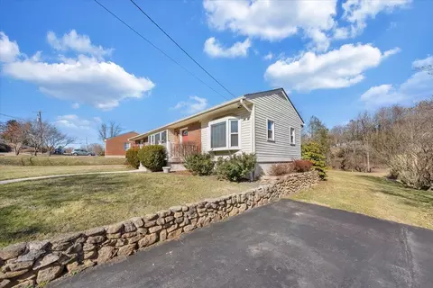 Exterior - 6923 Brookview Rd, Roanoke, VA 24019 photo 7 of 12