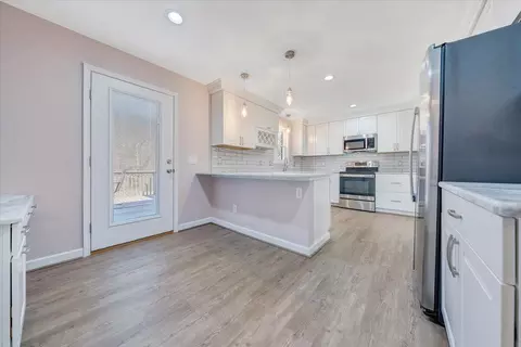 Kitchen - 6923 Brookview Rd, Roanoke, VA 24019 photo 4 of 4
