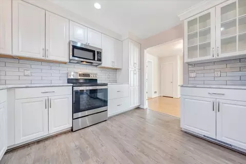 Kitchen - 6923 Brookview Rd, Roanoke, VA 24019 photo 3 of 4