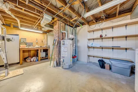 Exterior - 6923 Brookview Rd, Roanoke, VA 24019 photo 2 of 12