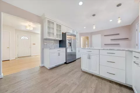 Kitchen - 6923 Brookview Rd, Roanoke, VA 24019 photo 2 of 4