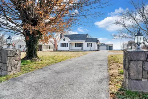3570 Old Franklin, Glade Hill, VA 24092
