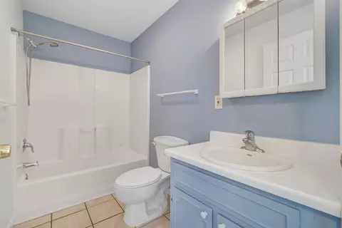 Bath - 804 Bowman Ave, Salem, VA 24153 photo 3 of 3