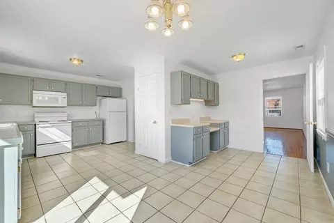 Kitchen - 804 Bowman Ave, Salem, VA 24153 photo 1 of 4