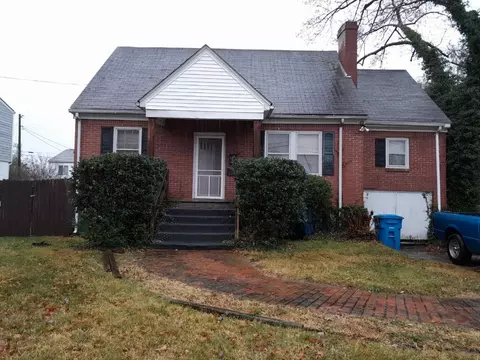2703 Bowman St NW, Roanoke, VA 24012