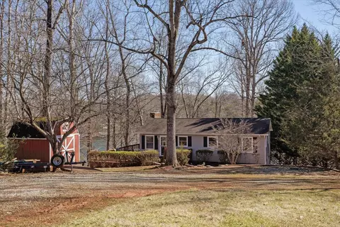 301 Indian Run Trl, Hardy, VA 24101