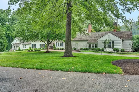 1542 Electric Rd SW, Roanoke, VA 24018