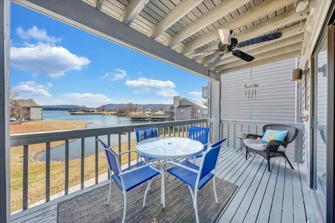 75 Dockside Cir #305, Moneta, VA 24121