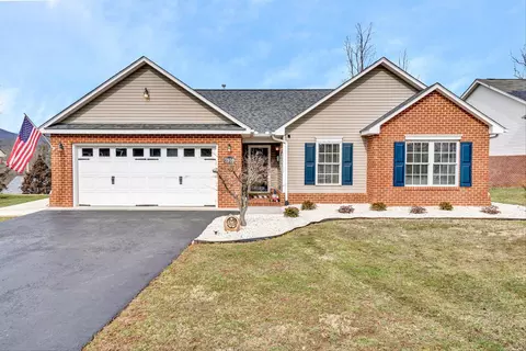 7910 Layne Ct, Roanoke, VA 24019