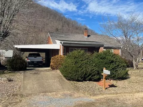 1208 Fitzlee St, Glasgow, VA 24555