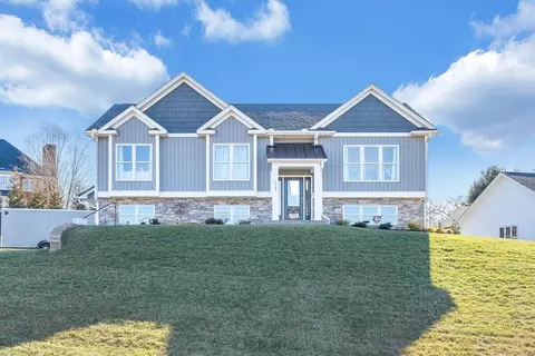 1685 Mountain View Rd, Vinton, VA 24179