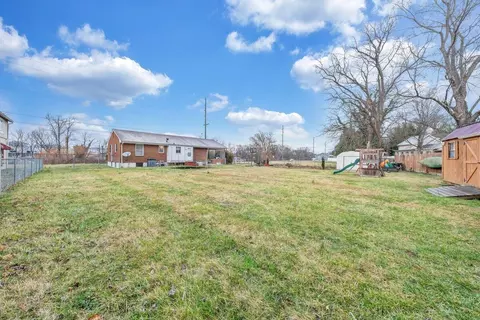 Exterior - 328 E Riverside Dr, Salem, VA 24153 photo 9 of 11
