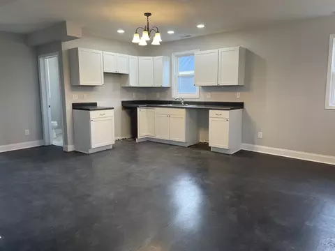 215 E Walnut St, Covington, VA 24426 photo 2