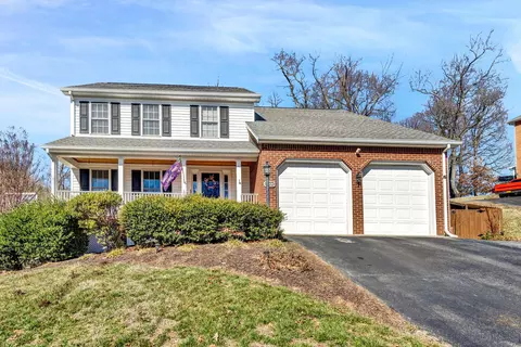 3808 Derby Dr, Roanoke, VA 24012
