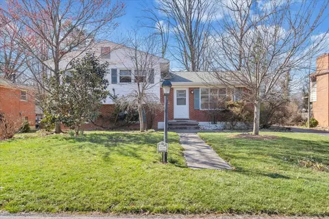 1674 Sigmon Rd NW, Roanoke, VA 24017
