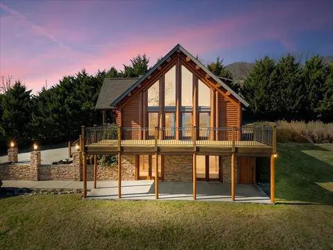 2665 Old Rte 100 Rd, Draper, VA 24324