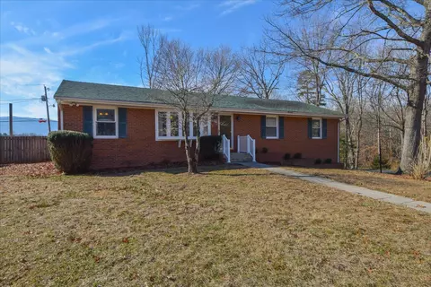 5278 Cherokee Hills Dr, Salem, VA 24153