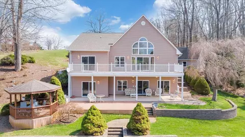 301 Chestnut Pointe Dr, Hardy, VA 24101