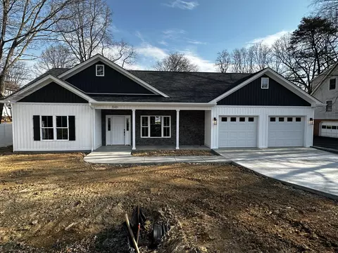 5949 Sudley Rd, Roanoke, VA 24019