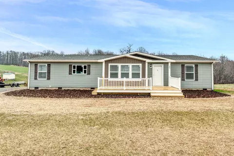 914 Calico Rock Rd, Rocky Mount, VA 24151
