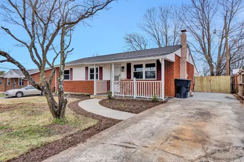 5422 Plantation Rd, Roanoke, VA 24019