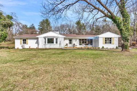 5626 Merriman Rd, Roanoke, VA 24018
