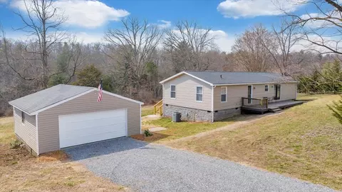 1144 Clearwater Dr, Boones Mill, VA 24065