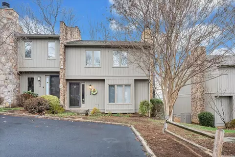 3452 Londonderry Ct, Roanoke, VA 24018