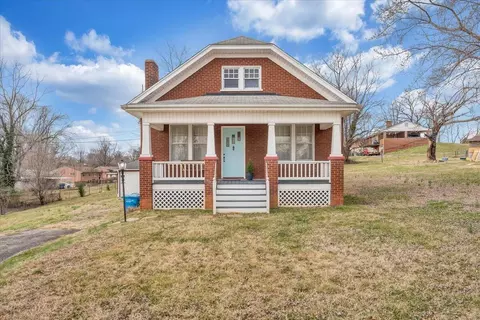 612 36th St NW, Roanoke, VA 24017