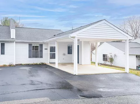 416 Tinkerview Dr, Cloverdale, VA 24077